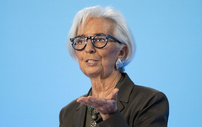 Seit dem 1. November 2019 führt die Französin Christine Lagarde die EZB. Ihre achtjährige Amtszeit endet regulär Ende Oktober 20