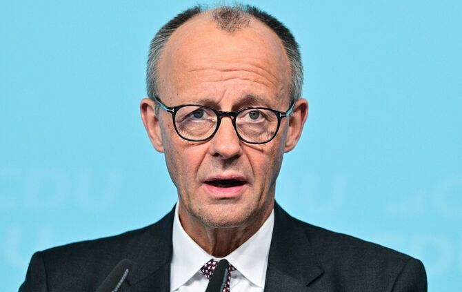 Merz befürwortet Social-Media-Verbot für Kinder. (Archivbild)