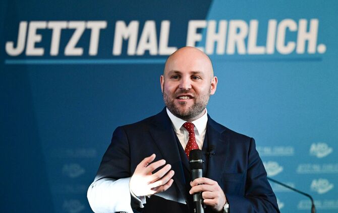 Markus Frohnmaier, der Spitzenkandidat der AfD für die Landtagswahl reist in die USA. (Archivbild)