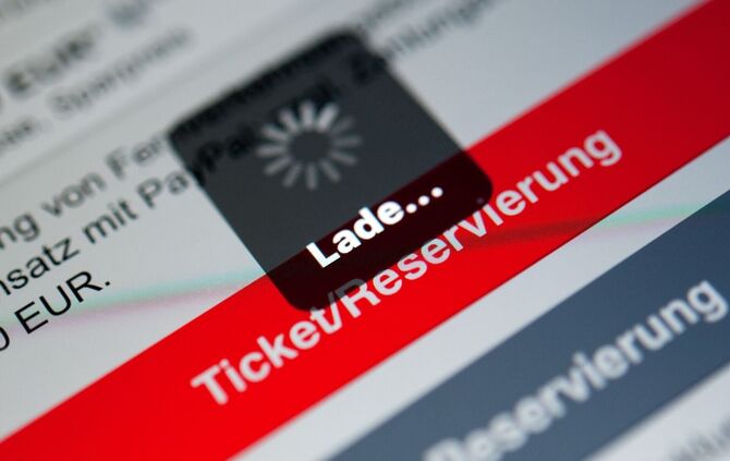 Die Bahn kämpfte erneut mit einer IT-Störung. (Symbolbild)