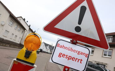 Der Bahnübergang Gleisstraße ist aktuell gesperrt.