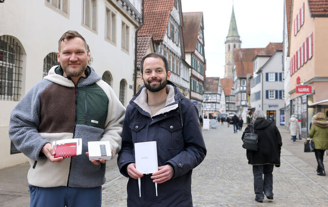 Sie machen sich für den Freifunk Schorndorf stark: Philipp Raab (links) und Timo Haible.