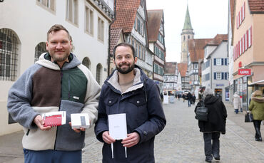 Sie machen sich für den Freifunk Schorndorf stark: Philipp Raab (links) und Timo Haible.