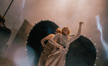 Cabaretstar Sven Ratzke präsentiert die Show „Marlene – Leben und Chansons einer Diva" im Bürgerzentrum Waiblingen.