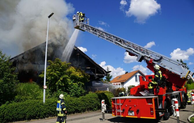 Lorch: Gebaeude in Vollbrand