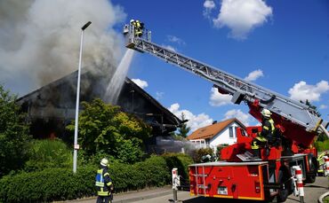 Lorch: Gebaeude in Vollbrand 