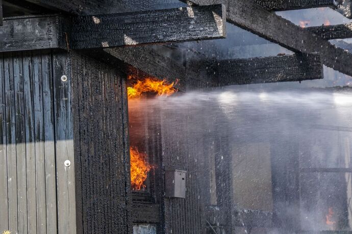 Lorch: Holzwohnhaus in Vollbrand – 1 Verletzte