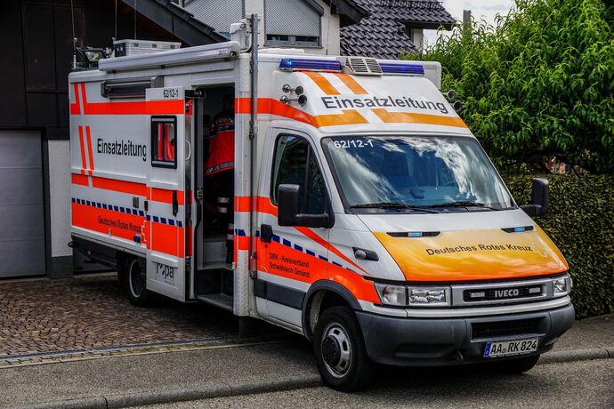 Lorch: Holzwohnhaus in Vollbrand – 1 Verletzte