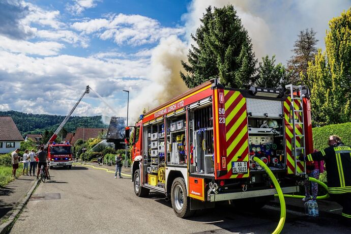 Lorch: Holzwohnhaus in Vollbrand – 1 Verletzte