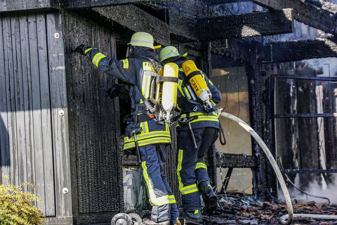 Lorch: Holzwohnhaus in Vollbrand – 1 Verletzte