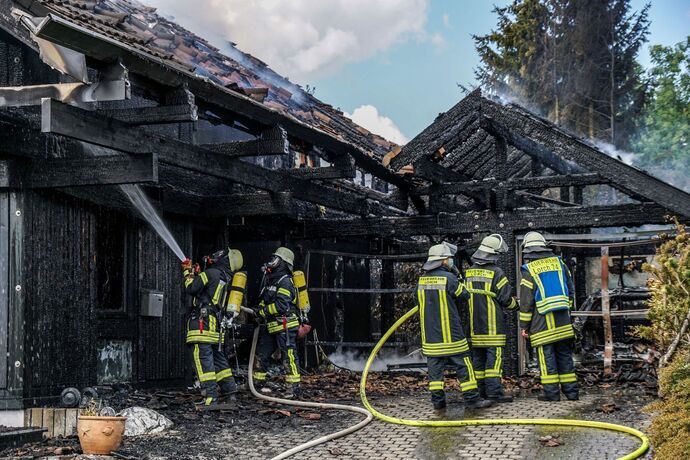 Lorch: Holzwohnhaus in Vollbrand – 1 Verletzte