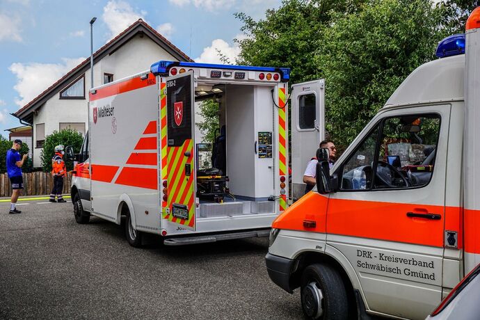 Lorch: Holzwohnhaus in Vollbrand – 1 Verletzte