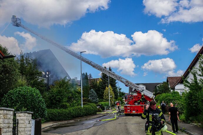 Lorch: Holzwohnhaus in Vollbrand – 1 Verletzte