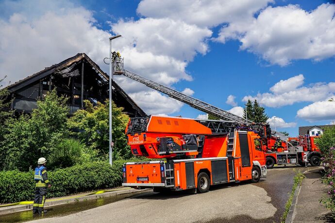 Lorch: Holzwohnhaus in Vollbrand – 1 Verletzte