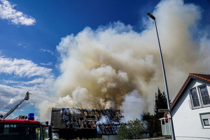 Lorch: Holzwohnhaus in Vollbrand – 1 Verletzte