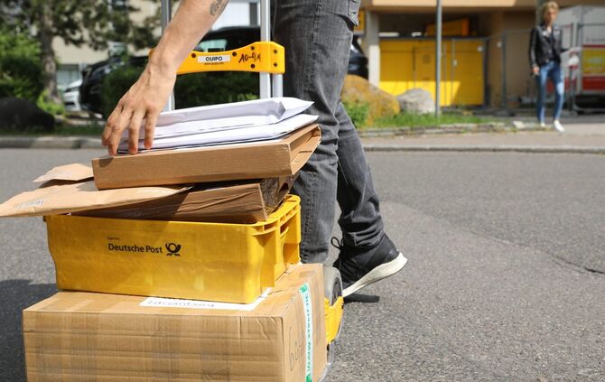 Die meisten Postzusteller tragen die Briefe zuverlässig aus (Symbolfoto).