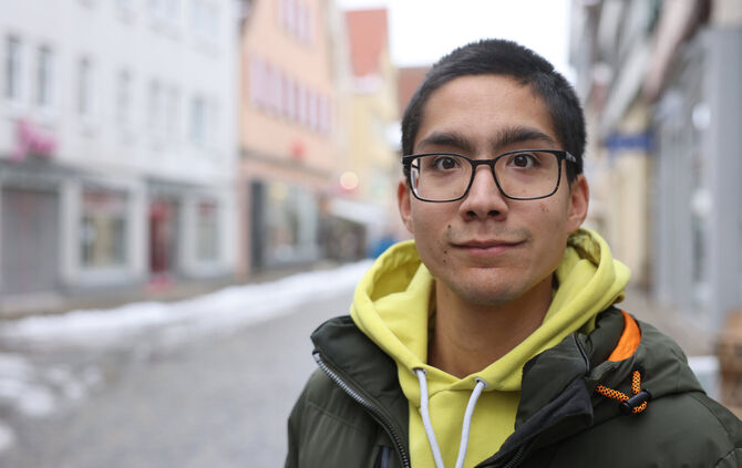 Elian (25) hofft auf eine Inklusiven Arbeitsplatz, am liebsten bei der Stadtverwaltung Schorndorf.