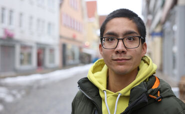 Elian (25) hofft auf eine Inklusiven Arbeitsplatz, am liebsten bei der Stadtverwaltung Schorndorf.