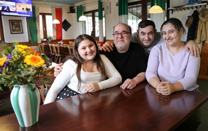 Olivia, Antonio Olivares, David Rafaila und Angela Rafaila von der Trattoria Toscana.