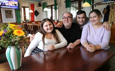 Olivia, Antonio Olivares, David Rafaila und Angela Rafaila von der Trattoria Toscana.