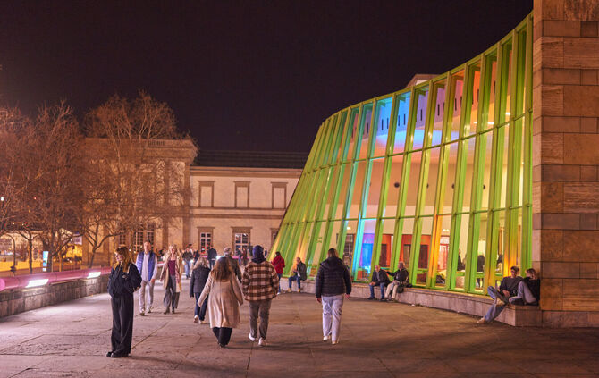 Zwischen 18 und 1 Uhr können Kunst- und Kulturinteressierte verschiedene Museen und Veranstaltungsorte mit nur einem Ticket besu
