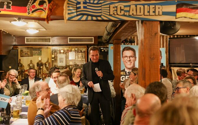 Der ehemalige Baden-Württembergische Ministerpräsident Günther Oettinger war zu Gast im Adler in Plüderhausen.