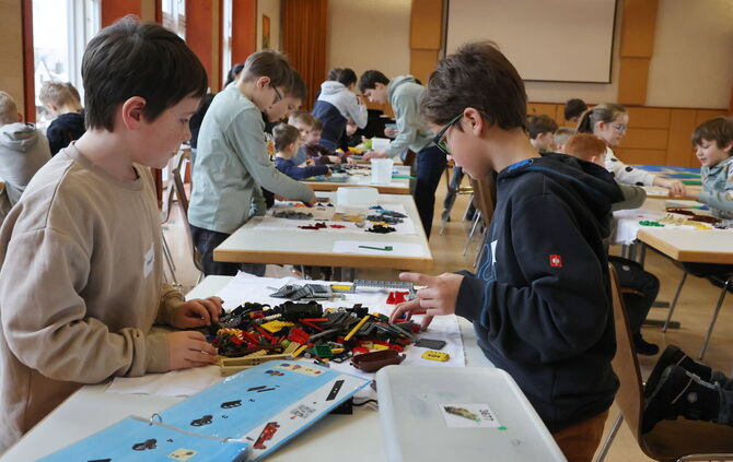 Mehr als 300 Bausets stehen den Teilnehmern zur Verfügung.