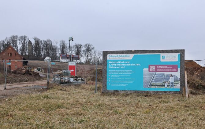 Beitrag zur Energiewende: Auf dem Schönbühl soll ein großer Solarpark entstehen - doch der Bau verzögert sich.