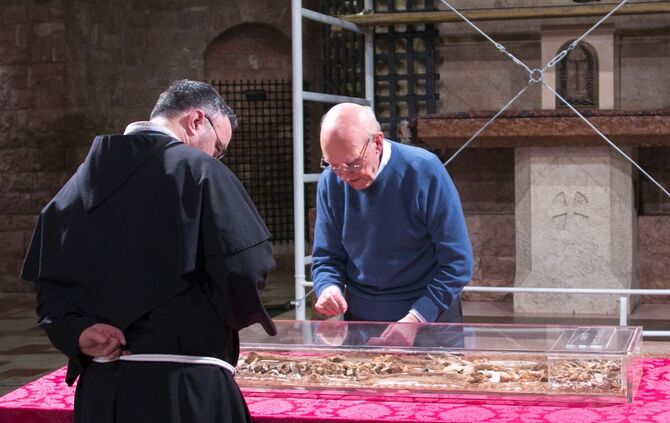 Die Gebeine des heiligen Franziskus