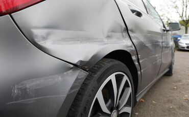 Bei dem Ausparkrempler in der Stettener Straße war der entstandene Schaden viel weniger Sichtbar, als auf diesem Symbolfoto - ab