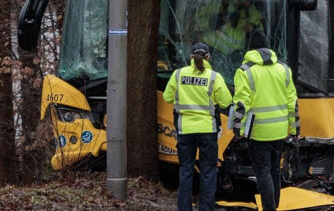 Zwölf Verletzt bei Busunfall in Berlin
