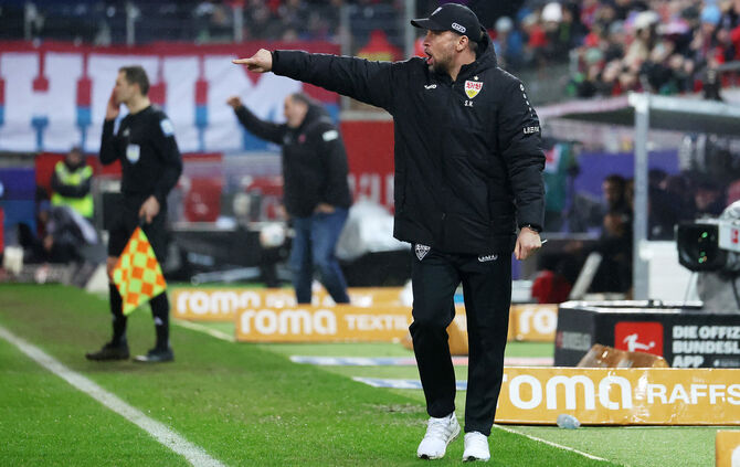 VfB-Trainer Sebastian Hoeneß war mit einigen Schiedsrichterentscheidungen in Heidenheim nicht einverstanden.