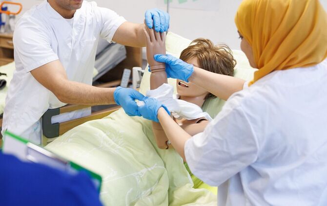 Zuwanderung ist einer Studie zufolge notwendig, um die Fachkräftelücke zu verringern. (Archivbild)