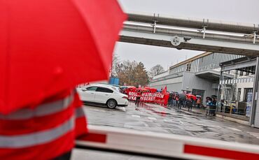 Demo gegen Schließungspläne für das Waiblinger Bosch-Werk "Power Solutions" im Herbst 2025 (Archivfoto).