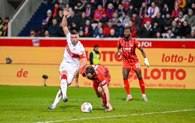 Kein Freund des Videobeweises: Ermedin Demirovic (l).