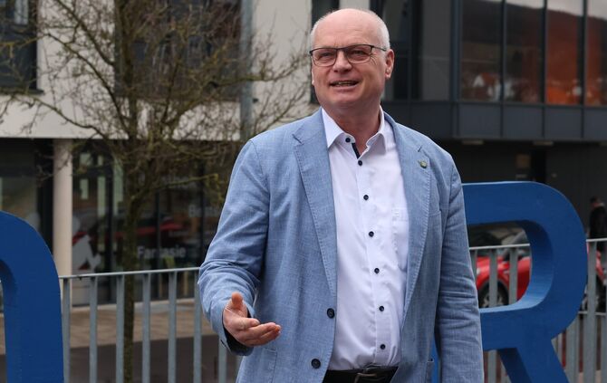 Reinhard Molt wird zweifach herausfordert - so geht es ihm dabei.