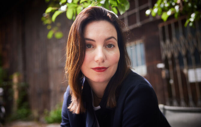 Hannah Häffner wurde 1985 in Heidelberg geboren. Nach ihrem Studium der Politikwissenschaften begann sie, als Werbetexterin zu a