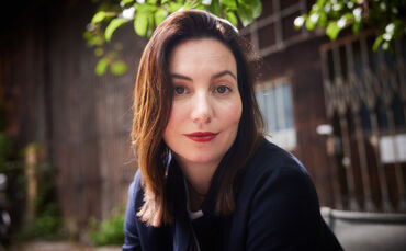 Hannah Häffner wurde 1985 in Heidelberg geboren. Nach ihrem Studium der Politikwissenschaften begann sie, als Werbetexterin zu a