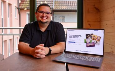 Daniel Krammer mit seiner Website.