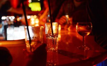 Laut der Studie berichteten Teilnehmende nach dem Ansehen entsprechender Beiträge 73 Prozent häufiger von erhöhter Lust auf Alko