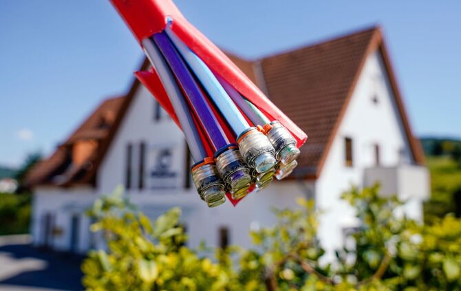In Heilbronn haben Unbekannte Glasfaserkabel beschädigt - zeitweise waren bis zu 220 Kunden von Internet-Ausfällen betroffen. (S