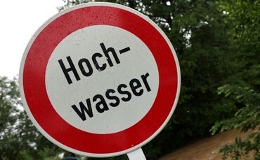 An der Rems überstieg der Pegel am Dienstagvormittag (24.02.) teilweise die Hochwasser-Meldeschwelle.