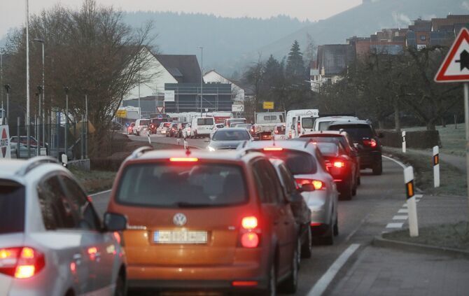Durch Bahn-Sperrung sind die Straßen ohnehin schon voll.