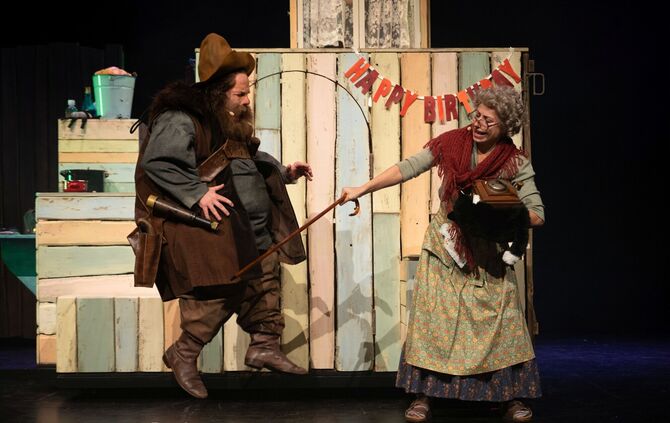 Im Bürgerzentrum wird das Theaterstück "Räuber Hotzenplotz" für Kinder ab sechs Jahren gezeigt.