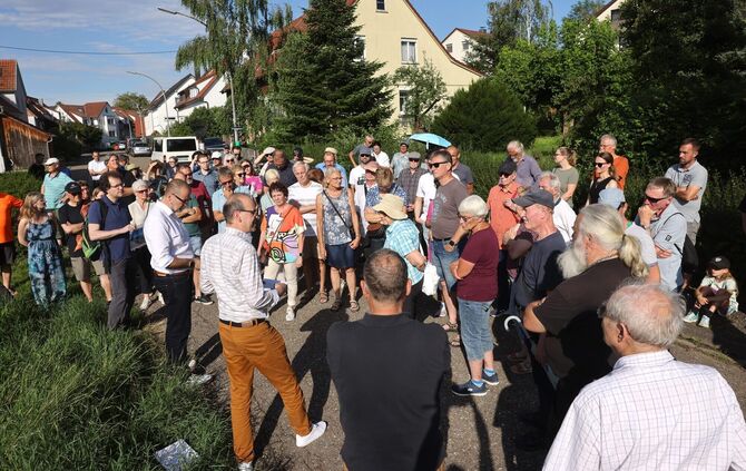 Der Konflikt um den Mobilfunkmast, den die Deutsche Funkturm im Auftrag der Telekom in der Auberlenstraße in Endersbach bauen so