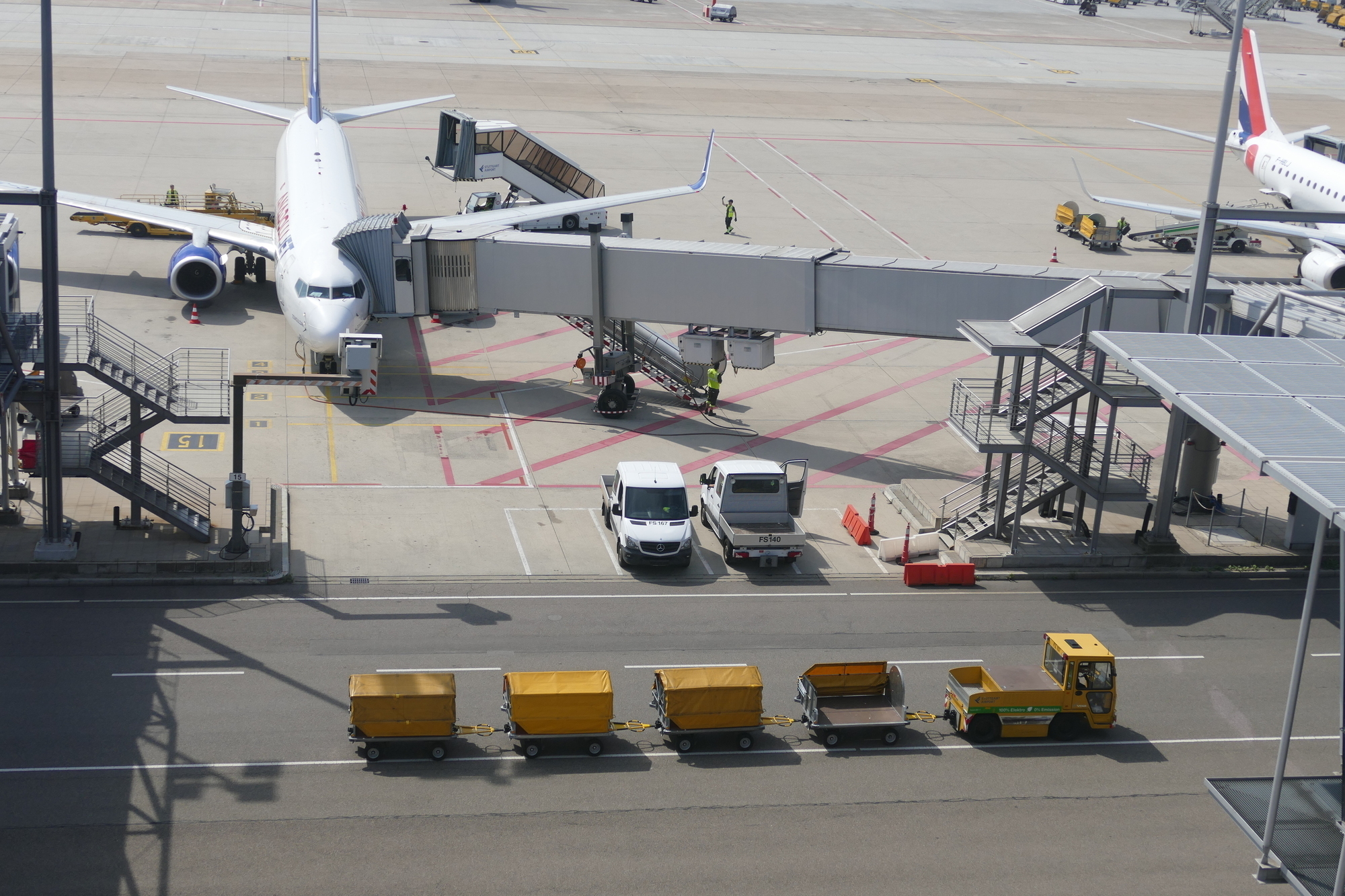 Stuttgarter Flughafen teilweise gesperrt und Flugverkehr eingeschränkt - ...