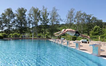 Nur noch an sechs von sieben Wochentagen können sich die Rudersberger künftig in die Fluten stürzen, außerdem wird's teurer.