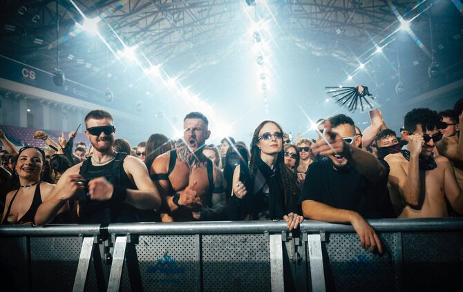 Durch die Hardtechno-Szene zieht derzeit ein Sturm. (Symbolbild)