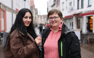 Verfolgten mithilfe des Airtags einen Dieb von Winnenden nach Esslingen: Melisa Duran und Daniela Pfleiderer.