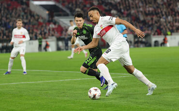 Der VfB Stuttgart um Jamie Leweling konnte die Niederlage gegen Celtic nicht verhindern – steht aber dennoch im Achtelfinale.